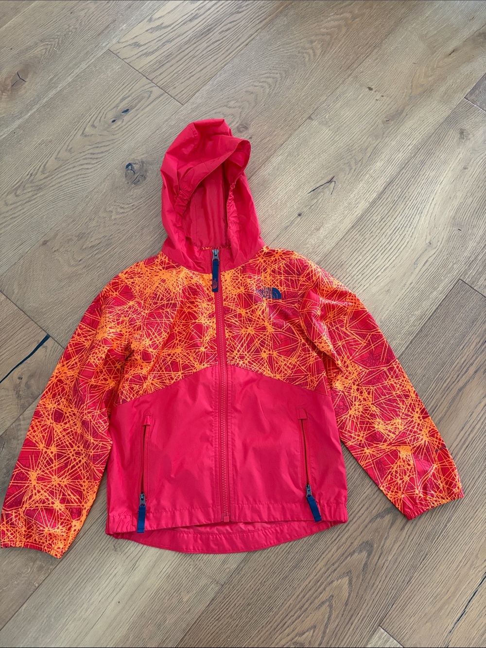 The North Face Boys Red Kids' Hooded Lightweight Windbreaker Jacket, size XS